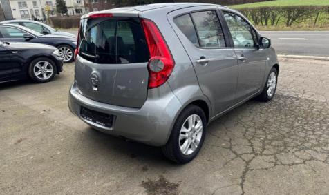Opel Agila 1.2 Essence
