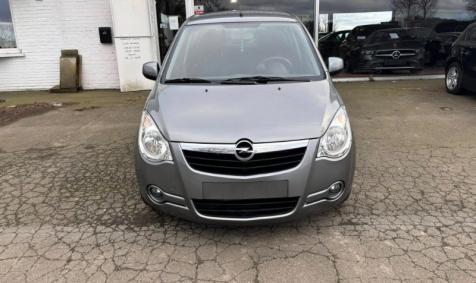 Opel Agila 1.2 Essence
