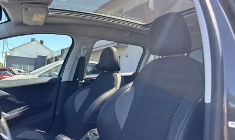 Peugeot 2008 1.2 Essence 