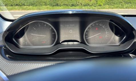 Peugeot 2008 1.2 Essence 