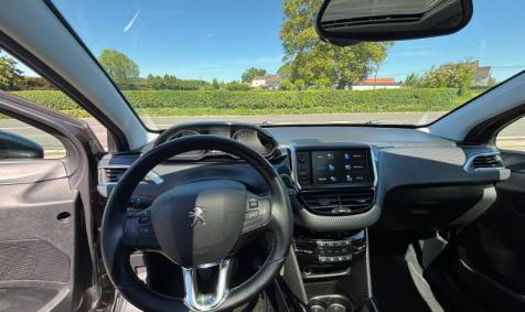 Peugeot 2008 1.2 Essence 