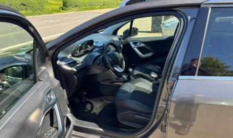 Peugeot 2008 1.2 Essence 