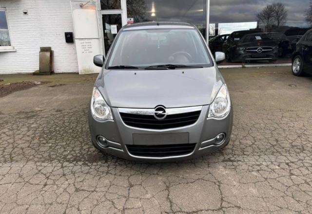 Opel Agila 1.2 Essence